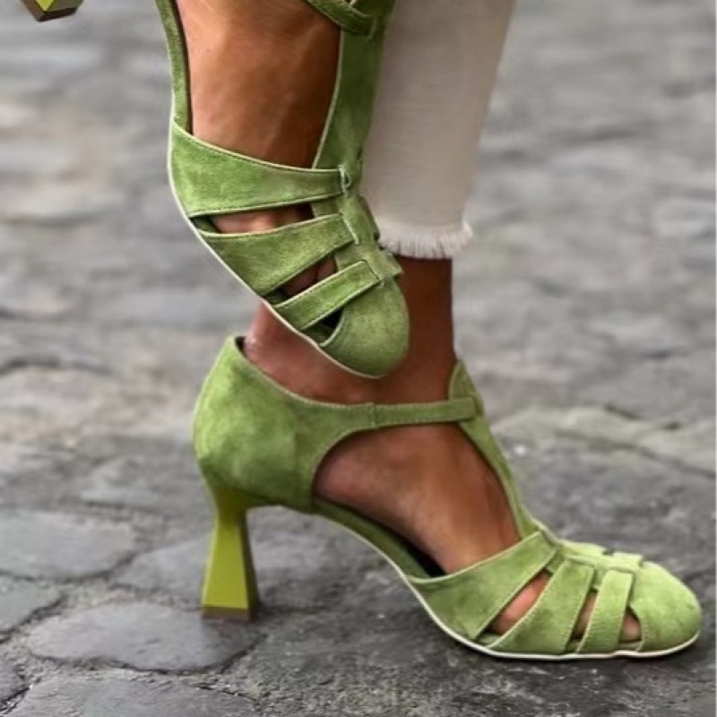 Summer Clothing On Sale - صنادل نسائية خضراء من الجلد المدبوغ