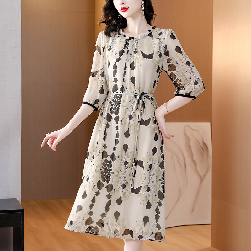 Sundress Midi Floral - فستان صيفي ميدي أبيض من الحرير
