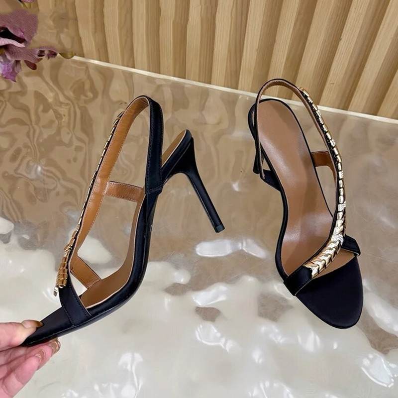 صنادل نسائية فاخرة مرصعة بالأح - مراجعة Summer Clothing On Sale وسعره