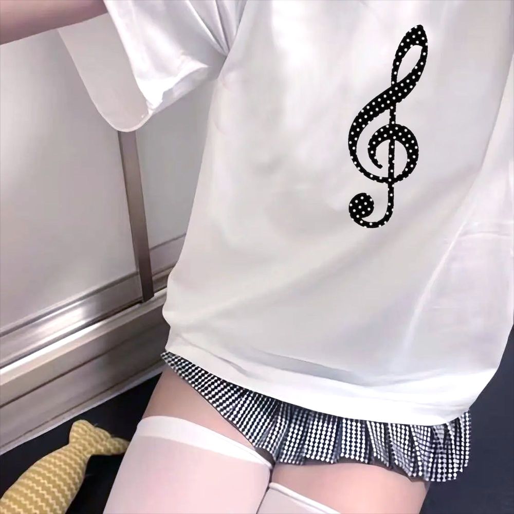 تي شيرت نسائي بطبعة نوتة الموس - مراجعة Summer Goth Clothing وسعره